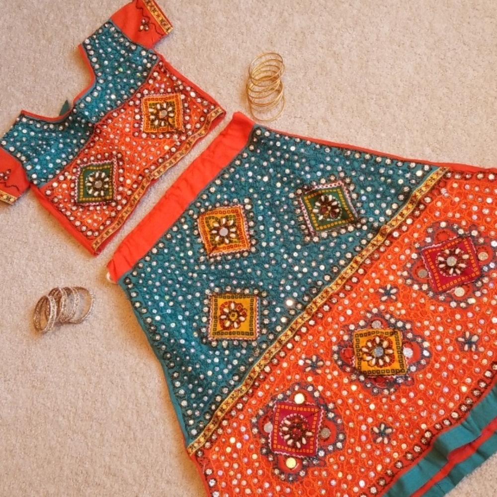 🕌 2 Pc Indian Top & Skirt (Lehenga) 🕌